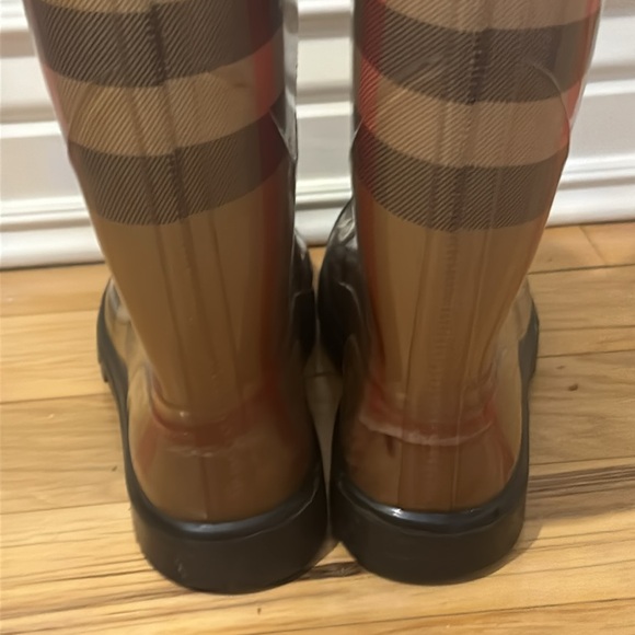 COPY - Boots - Picture 9 of 10